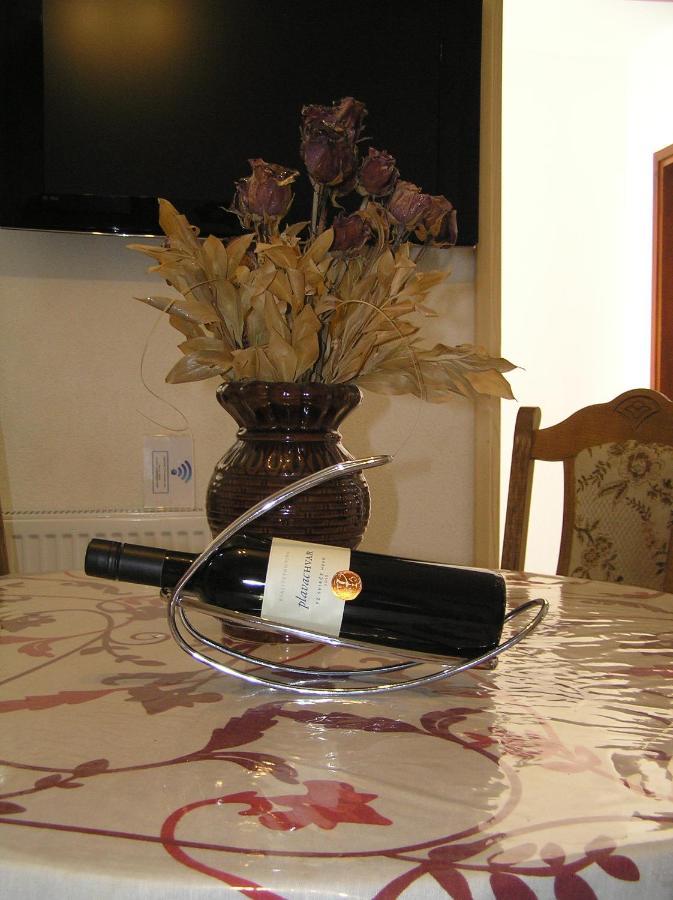 Apartment Tina Gracac Extérieur photo