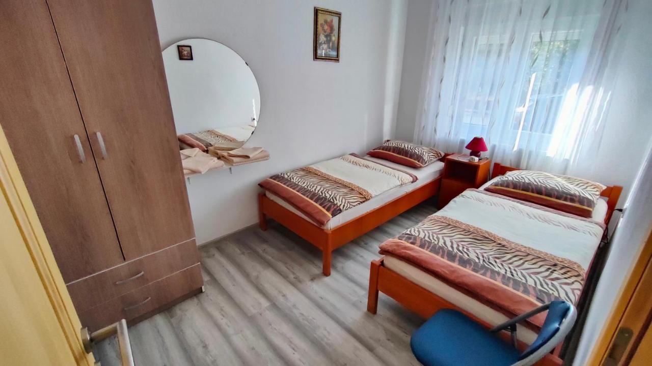 Apartment Tina Gracac Extérieur photo